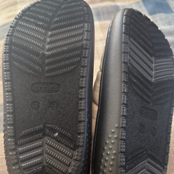 CROCS Kids' Black and Cream Slippers - Picture 6 of 6